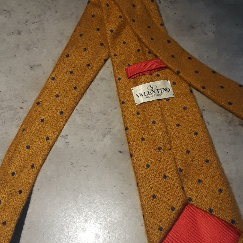 Valentino tie